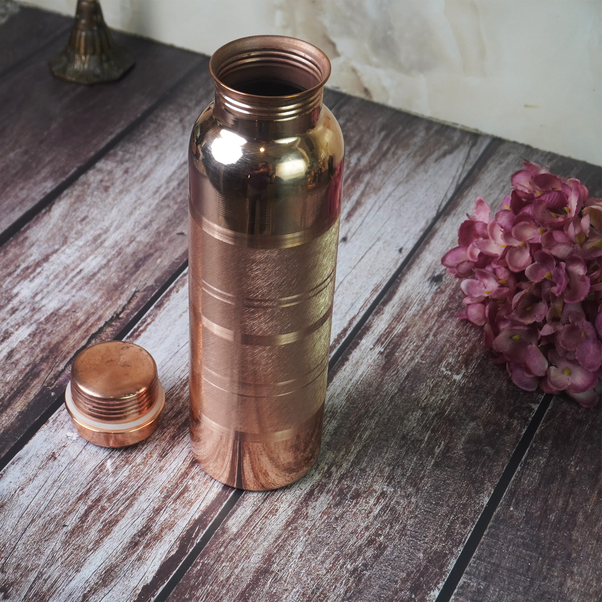 Maanvii Copper Tamba Silver Touch Bottle “ 950 ml: Elegance Meets Health in Every Sip